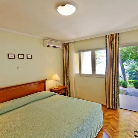 Val Hotel 3*