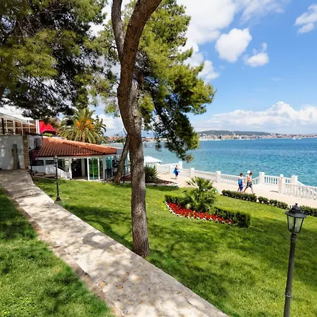 Hotel Val 3*