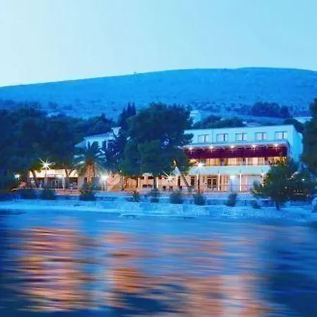 Val 3*