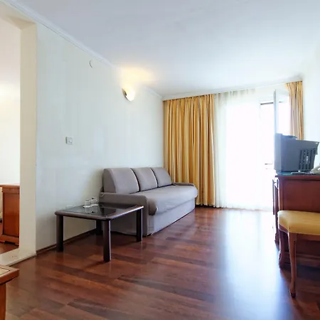Val Hotel 3*