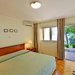 Val Hotel 3*