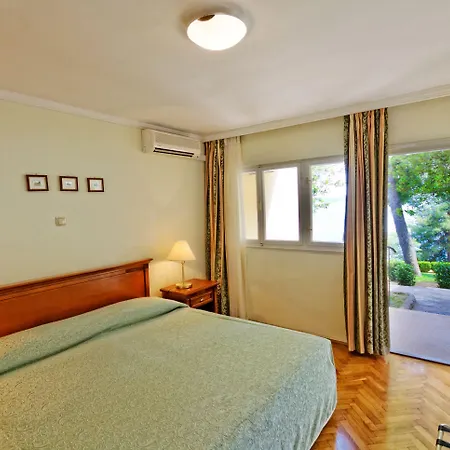 Val Hotel 3*