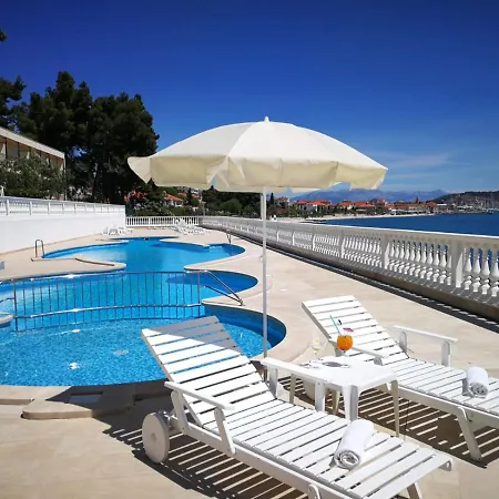Hotel Val 3*