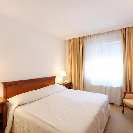 Val Hotel 3*