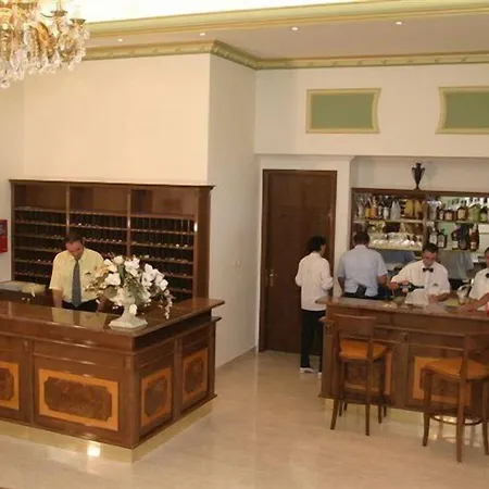 Val 3* 돈지세케트