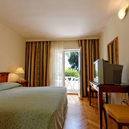 Hotell Val 3*